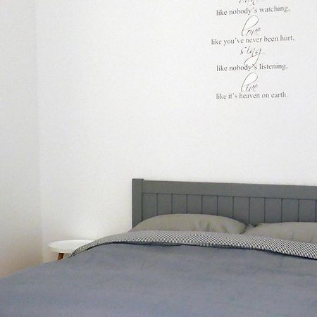 Romantic Apartment On Rynok Square With Air-Conditioning Lviv Bagian luar foto