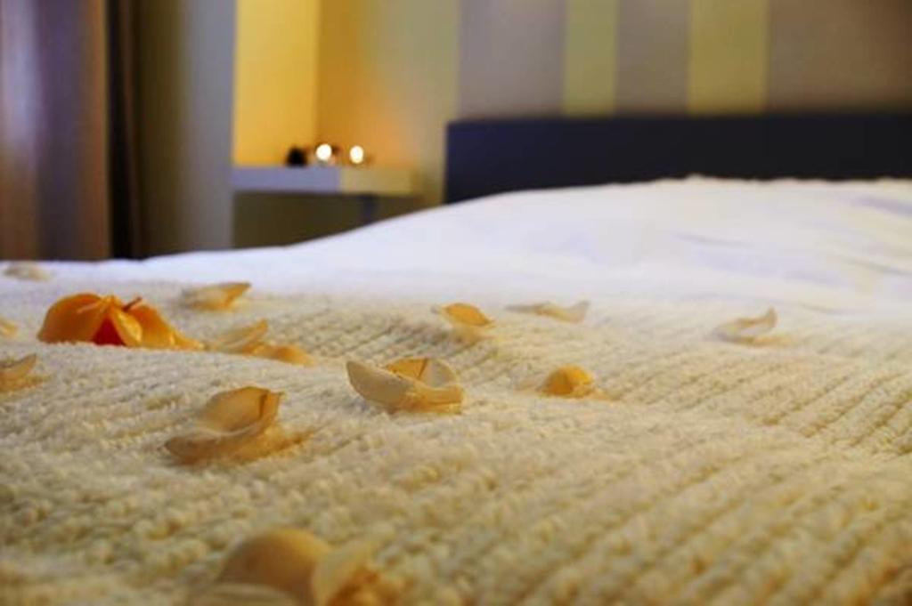Romantic Apartment On Rynok Square With Air-Conditioning Lviv Ruang foto