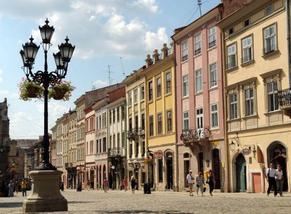Romantic Apartment On Rynok Square With Air-Conditioning Lviv Bagian luar foto