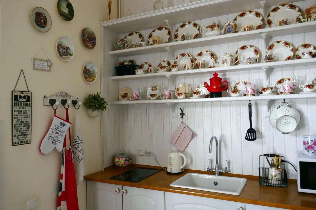 Romantic Apartment On Rynok Square With Air-Conditioning Lviv Bagian luar foto