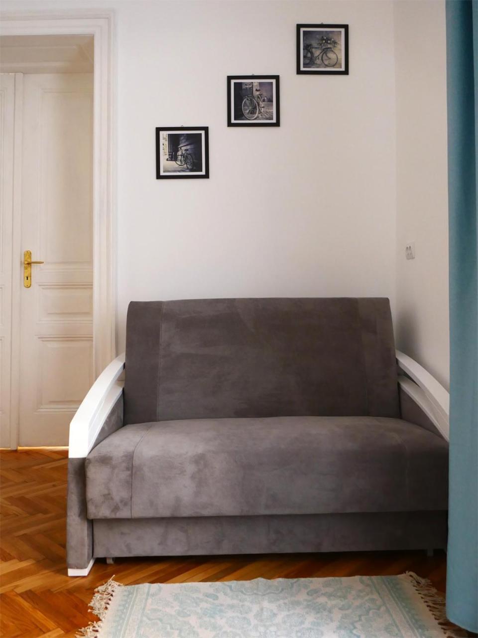 Romantic Apartment On Rynok Square With Air-Conditioning Lviv Bagian luar foto