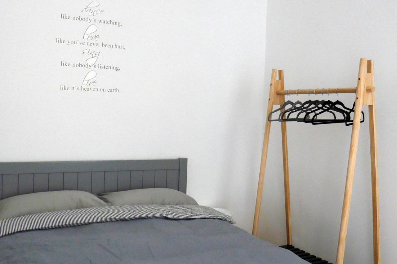 Romantic Apartment On Rynok Square With Air-Conditioning Lviv Bagian luar foto